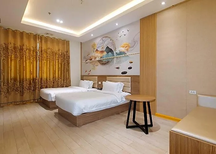 Me By Reddoorz Hotel *