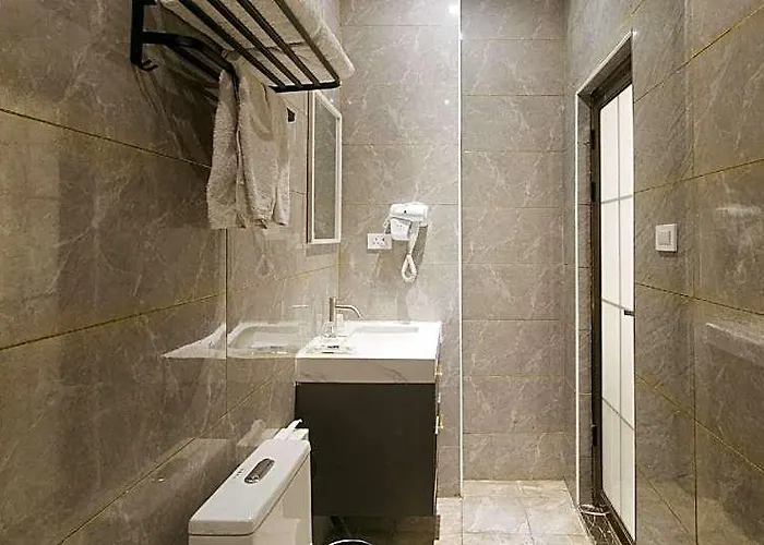 Hotel Me By Reddoorz Manila