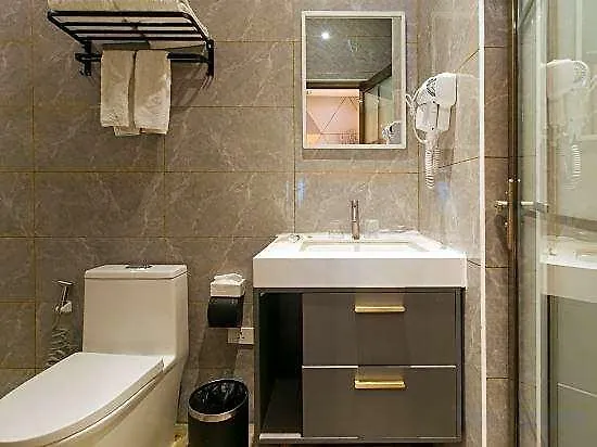 Hotel Me By Reddoorz Manila